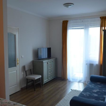 Gabi Apartman ไฮจ์ดุสโซบอสโล ภายนอก รูปภาพ